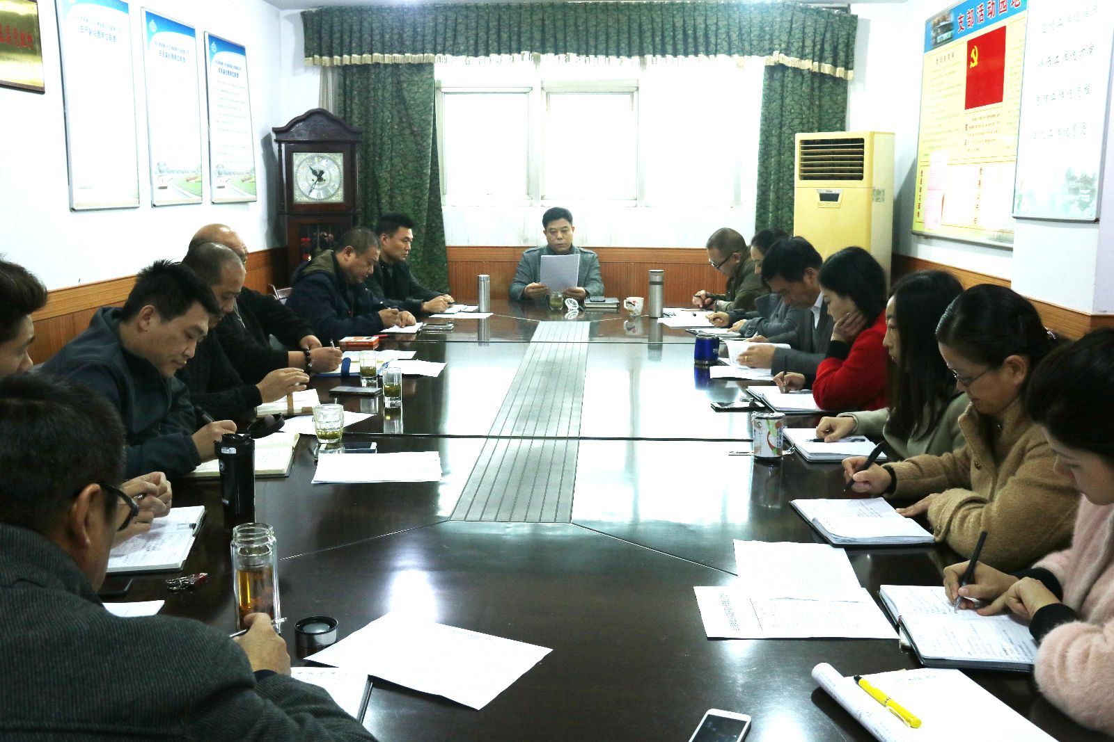 公交集团新浦公司连续五年推行每周例会常态化 确保各项工作有序开展